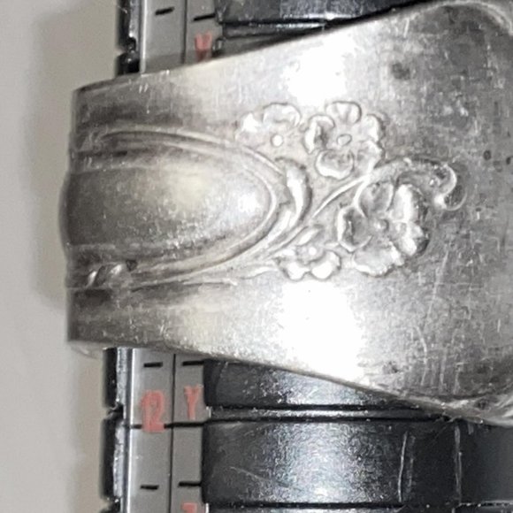 Vintage 1881 Rogers silverplate handmade spoon ring Floral Flower S11 - Picture 2 of 4